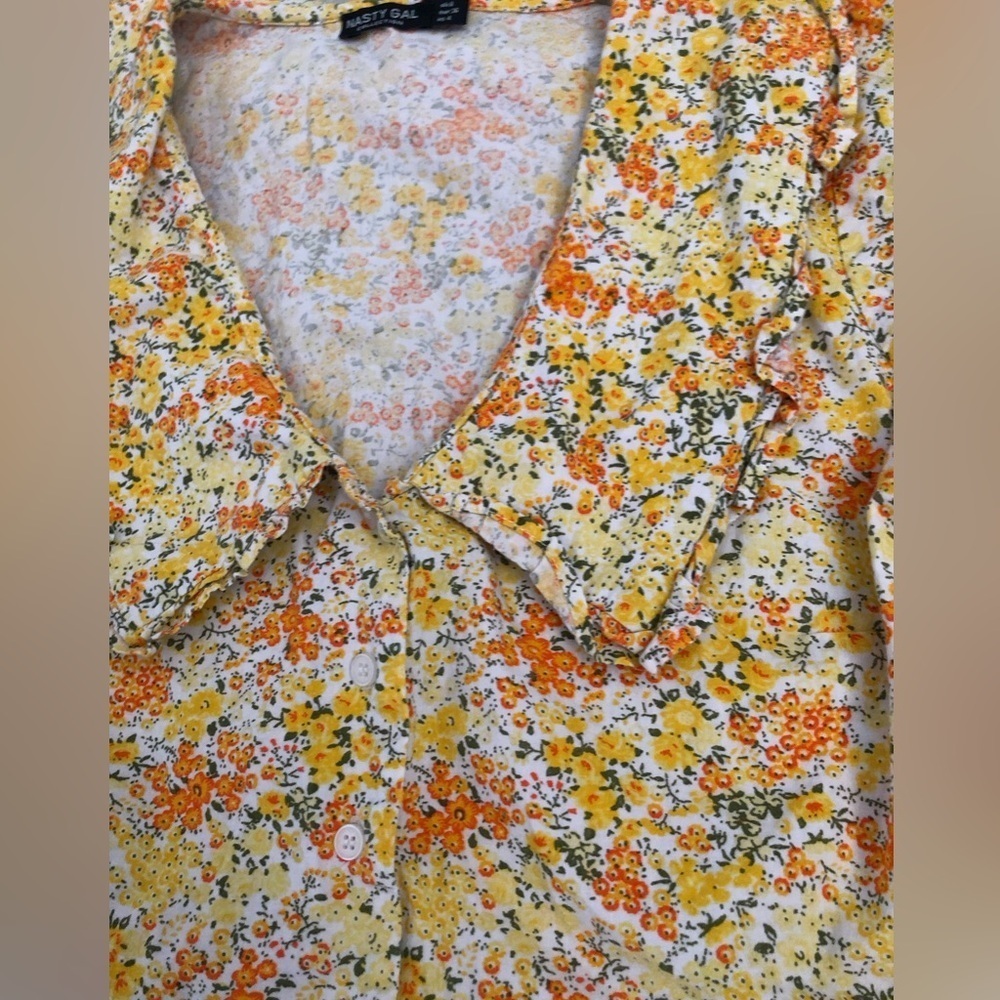 Nasty Gal Floral Collared Short Sleeve Blouse - Picture 2 of 6